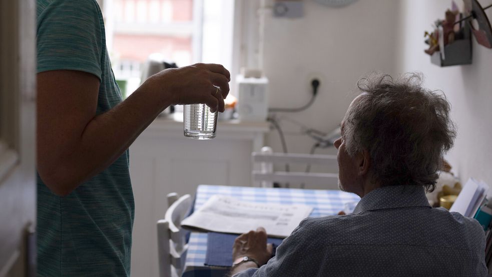 Der ambulante Pflegedienst kümmert sich um die Patienten. Symbolfoto: Skolimowska/dpa