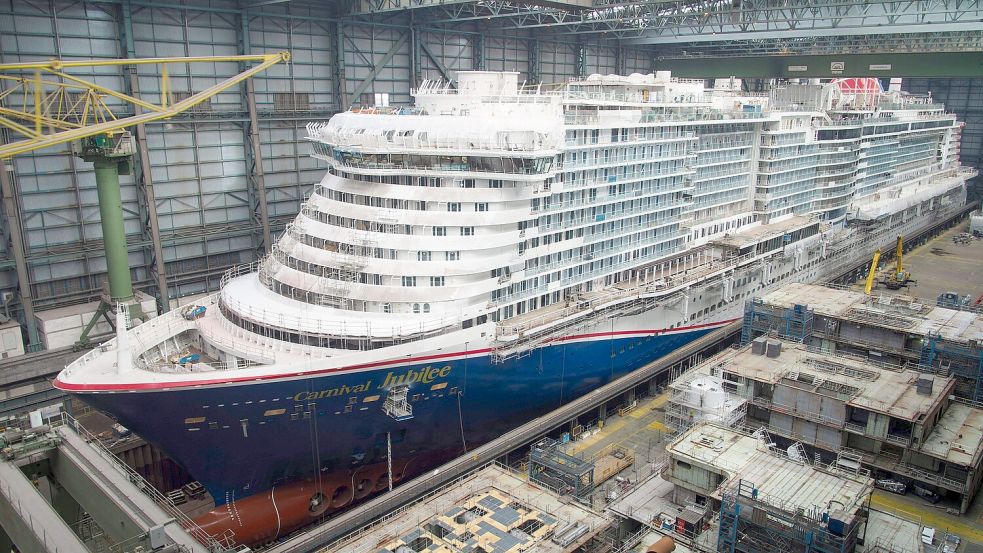Die „Carnival Jubilee“ war das erste Kreuzfahrtschiff, das in Papenburg für die Carnival Cruise Line gebaut wurde. Jetzt hat die Reederei ein weiteres Schiff geordert. Foto: Archiv/Meyer Werft