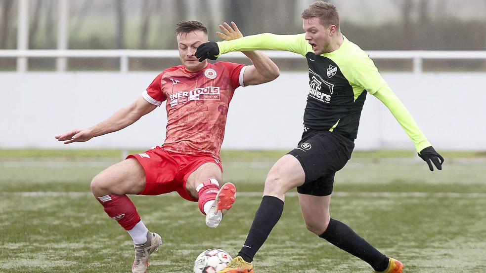 GW Firrel war gegen Großefehn oft einen Tick eher am Ball und kam zu einem klaren Testspielsieg. Foto: Doden/Emden