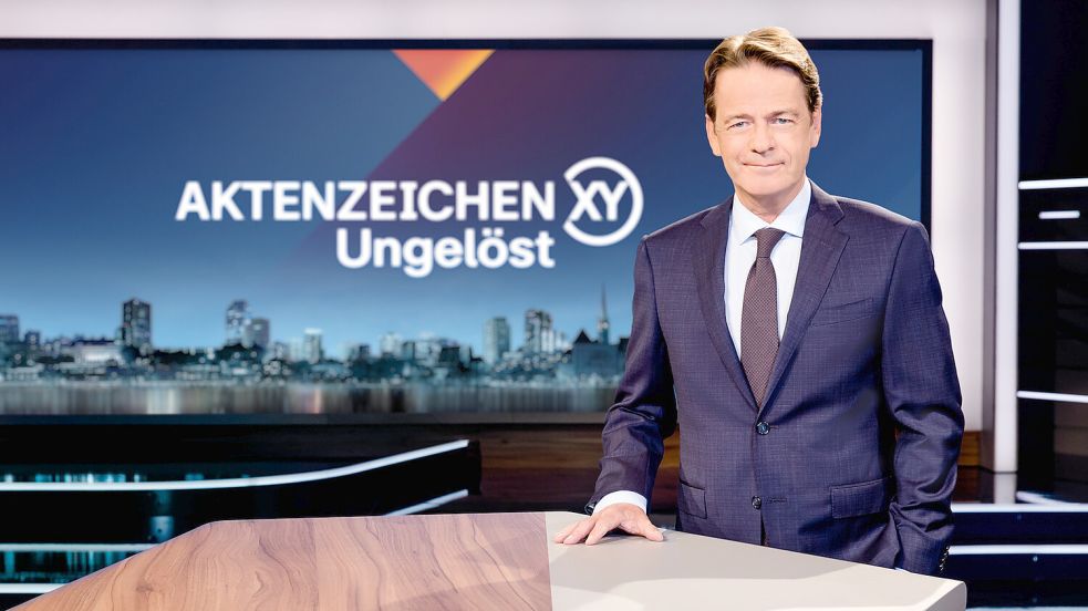 Moderator Rudi Cerne wird an diesem Mittwochabend, 14. Februar 2024, wieder durch die Sendung „Aktenzeichen XY ungelöst“. Dort geht es auch um einen Raubüberfall in Werlte im Jahr 2022. Foto: ZDF/Nadine Rupp