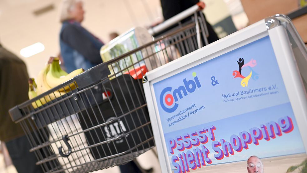 Im Combi-Markt in Pewsum wird es an jedem Freitagabend ruhig. Foto: Lars Penning/dpa