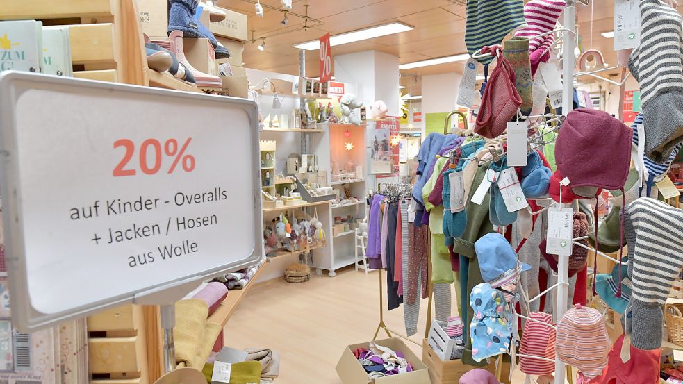 Im "Einhorn" gibt es auch Kleidung für die Allerkleinsten.