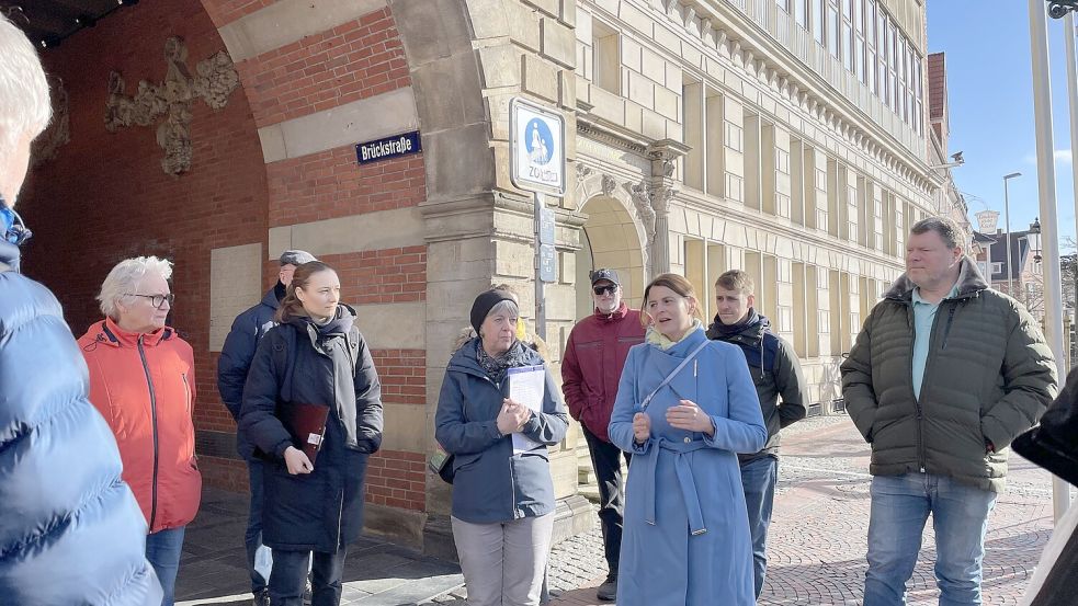 Ausgangspunkt Rathausboden: Ab hier lädt Stadtbaurätin Irina Krantz Bürger zum Stadtteilspaziergang ein. Foto: Schuurman