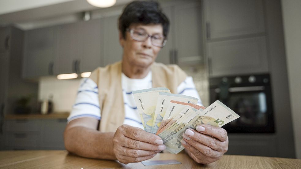 Bekommen Geringverdiener demnächst die Möglichkeit, mit 63 Jahren in Rente zu gehen? Foto: IMAGO/Westend61