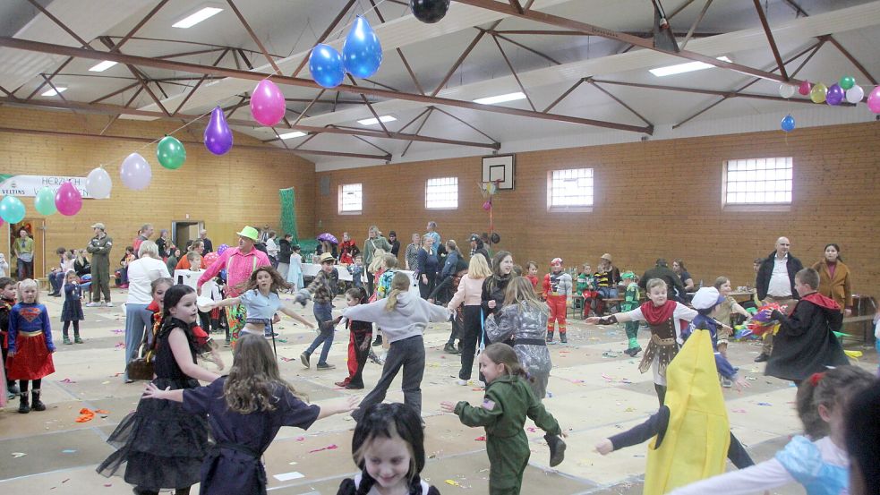 Auch beim Kinderkarneval wurde ausgelassen gefeiert. Foto: Ferber