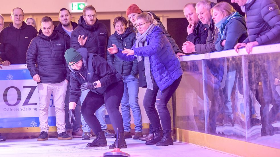 Emotionen pur: Beim Eisstockschießen ist Konzentration gefragt. Fotos: Ortgies