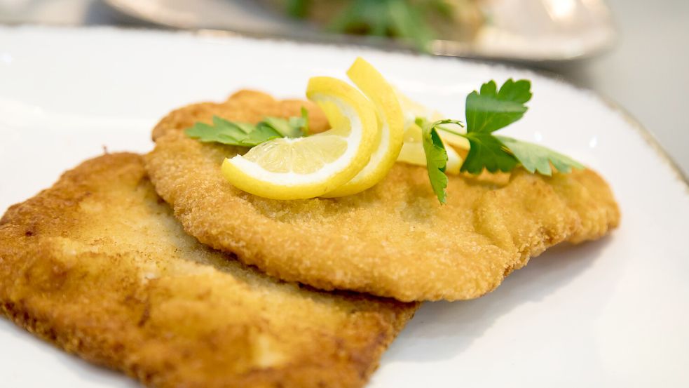 Getrübtes Glück aus der Pfanne: Das Schnitzel im Restaurant wird immer teurer. Foto: dpa-tmn/Christin Klose