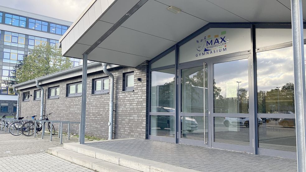 Probleme ohne Ende: die 2016 eröffnete Sporthalle des Max am Früchteburger Weg. Foto: Schuurman/Archiv