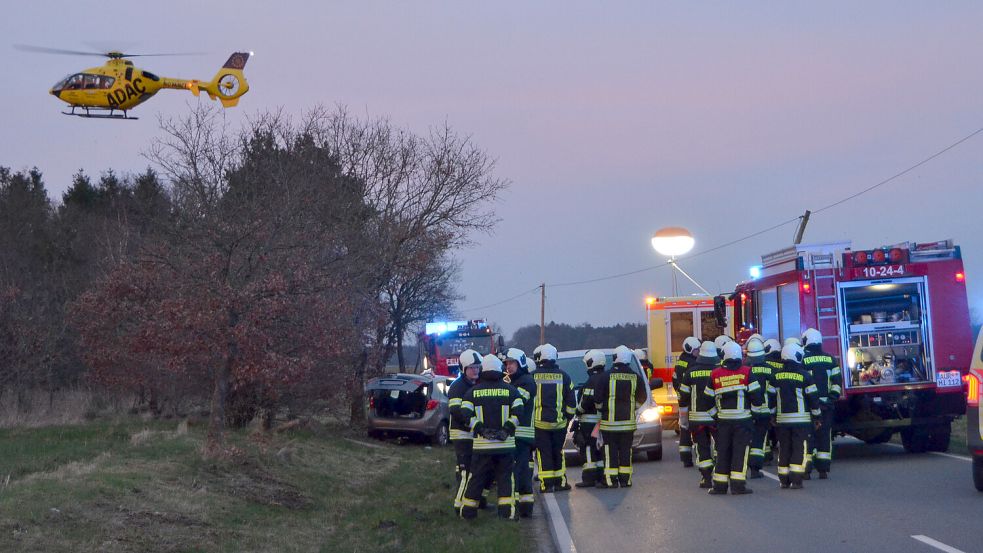 Ein Rettungshubschrauber flog den schwer verletzten 90-Jährigen in eine Klinik. Dort starb er noch am selben Abend. Foto: Lasse Paulsen