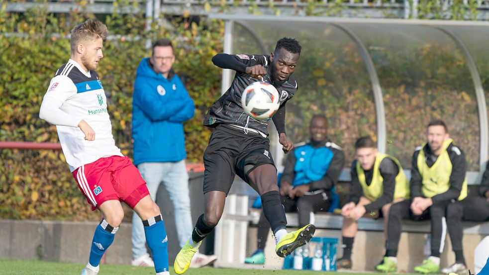 Ebrima Jobe (rechts) spielte mit dem BSV Rehden auch schon in der Regionalliga Nord. Dahin will der Klub aus dem Landkreis Diepholz mit einem Zwei-Jahres-Plan zurück. Foto: Imago