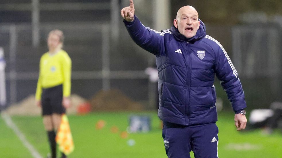 Stefan Emmerling gelang mit seinem Team ein Traumstart ins Punktspieljahr 2024. Foto: Doden/Emden
