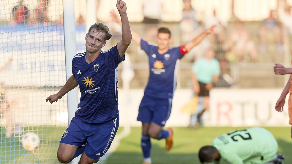 Im Hinspiel siegte Kickers gegen Rehden 4:1, auch David Schiller traf. Foto: Doden/Emden