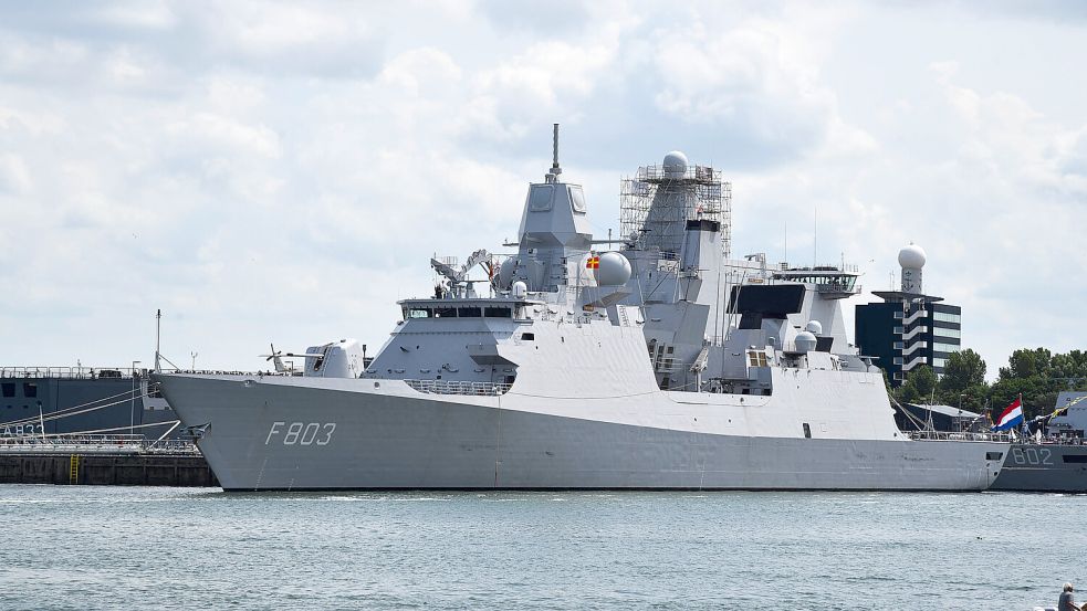 Die bereits im Dienst der niederländischen Marine stehenden Fregatten sollen modernisiert werden und vier weitere wurden neu in Auftrag gegeben. Foto: IMAGO/Bert De Boer