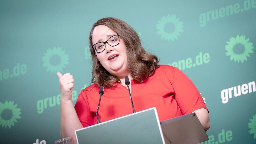Grünen-Co-Parteichefin Ricarda Lang ist besonders viel Hass und Hetze in sozialen Medien ausgesetzt. Jetzt wurde sie auch bei Veranstaltungen bedrängt. Foto: IMAGO/Chris Emil Janssen