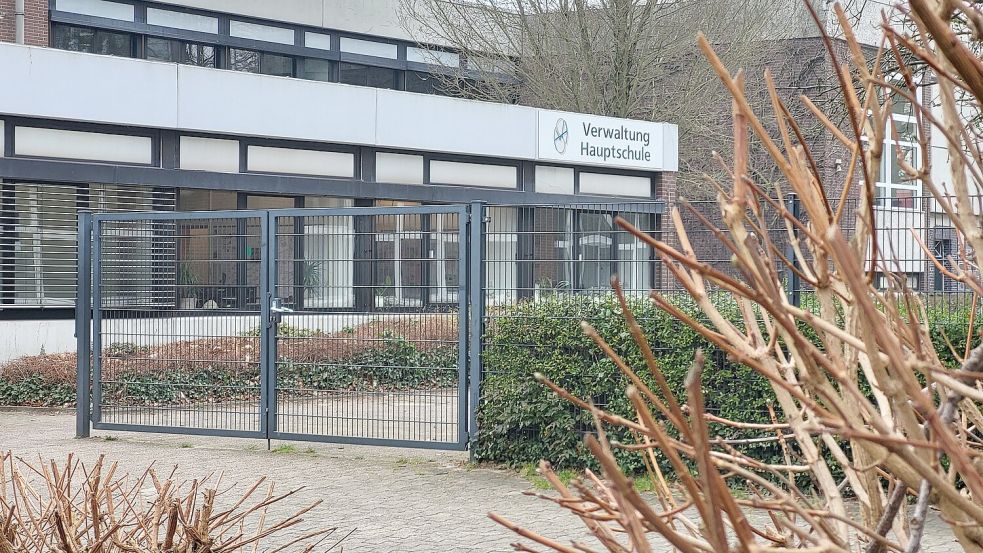 An der Hauptschule am Stubbenweg kam es am Freitag zu einem Messerangriff. Foto: Jonas Altwein