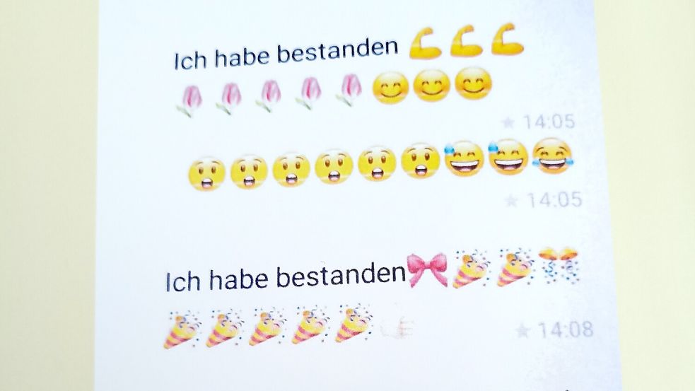 Auch heute besteht noch reger Kontakt mit einigen Hilfesuchenden. Ingrid Mensch hat die Highlights in einem Buch festgehalten. Foto: Groenendaal