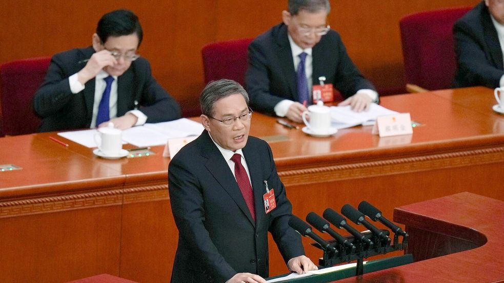 „Es wird nicht einfach sein, die diesjährigen Ziele zu erreichen“: der chinesische Ministerpräsident Li Qiang. Foto: Andy Wong/AP/dpa