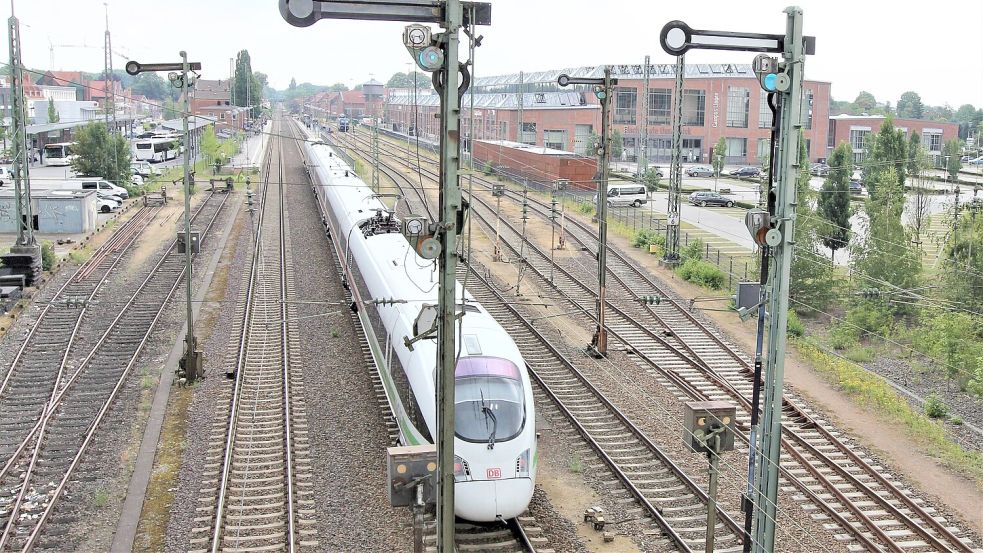 Am Dienstagnachmittag kam es aufgrund einer abgeschalteten Oberleitung zu Verspätungen im Zugverkehr. Archivfoto: van Bevern