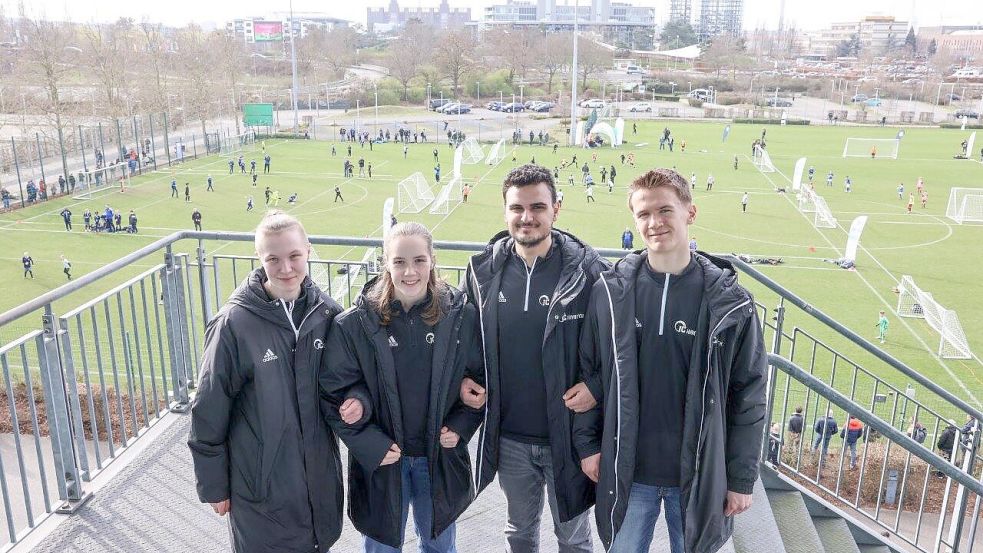Die Junior Coaches Silja Walther (von links), Amelie Vergin, Anil Kulaksiz und Tom Liedtke.