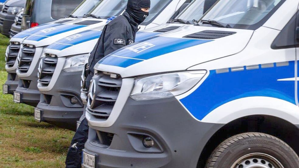 Razzien gegen rechtsextreme Organisationen machten im vergangenen Jahr Schlagzeilen. Landesweit ist die Zahl rechter Straftaten im vergangenen Jahr gestiegen. Symbolfoto: DPA/Archiv