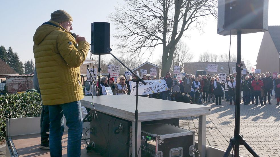 Harald Kleem zeigte sich mit der Teilnehmerzahl zufrieden. Das Bündnis sei ein zartes Pflänzchen, das wachsen müsse, sagt er. Foto: Kruse