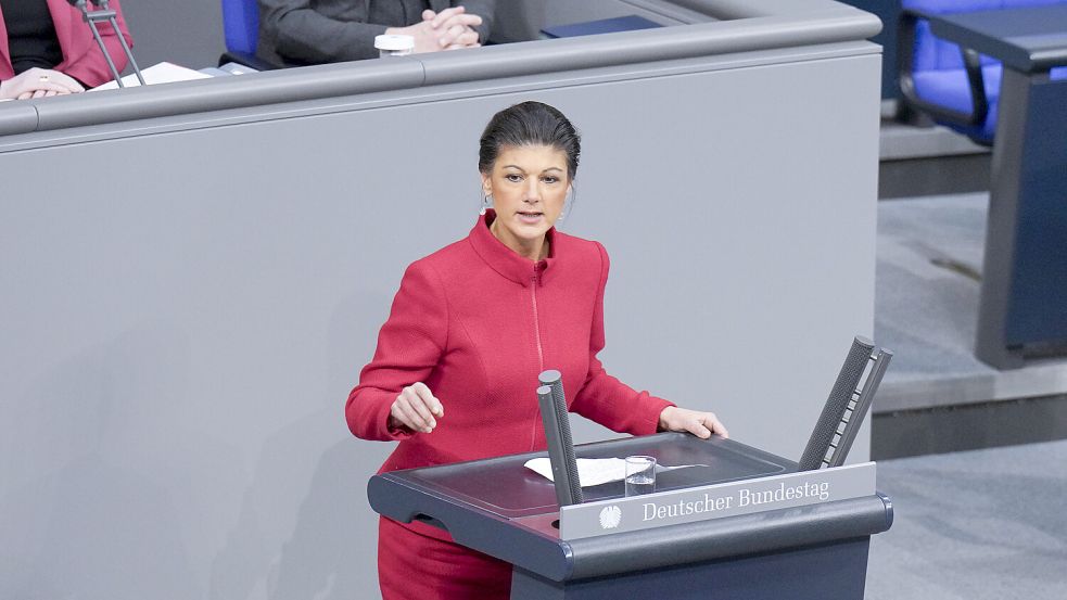 Die Diäten für Bundestagsabgeordnete steigen zum 1. Juli so stark wie seit 30 Jahren nicht mehr. Sahra Wagenknecht fordert, die Erhöhung zu stoppen. Foto: Imago/Bernd Elmenthaler