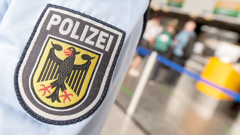 Die Bundespolizei hat am Sonntag in Bremen drei per Haftbefehl gesuchte Männer festgenommen. Foto: Boris Roessler/dpa