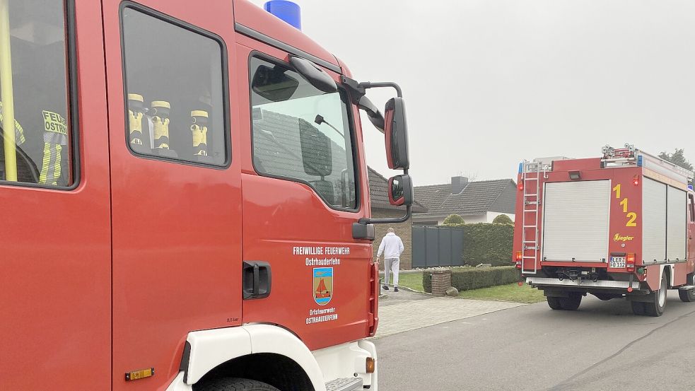 Die Feuerwehr Ostrhauderfehn war mit drei Fahrzeugen vor Ort. Foto: Löschen