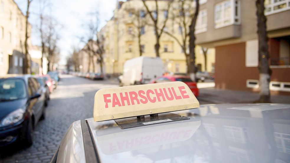 Der TÜV-Verband hat neue Zahlen zur Führerscheinprüfung in Deutschland vorgelegt. Foto: Gregor Fischer/dpa