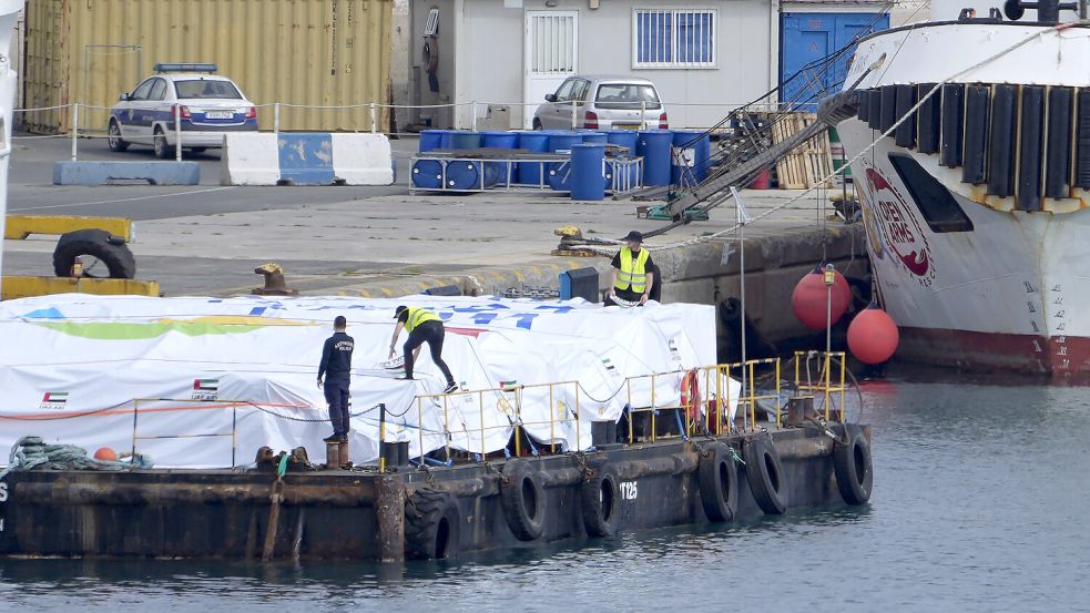 Die Fahrt des Schiffstransports hatte sich aufgrund technischer Probleme um wenige Tage verzögert. Die Fahrt der „Open Arms“ wird voraussichtlich zwei bis drei Tage dauern. Foto: dpa/Petros Karadjias