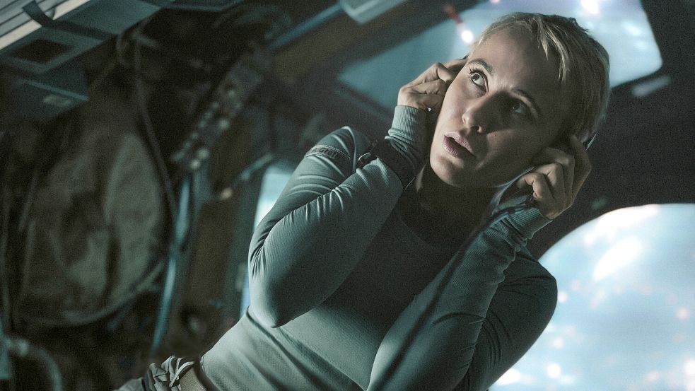 Peri Baumeister glänzt als Astronautin Paula Groth an Bord der ISS in der neuen Netflix-Serie „Das Signal“ ab dem 7. März. Foto: Anika Molnar/Netflix