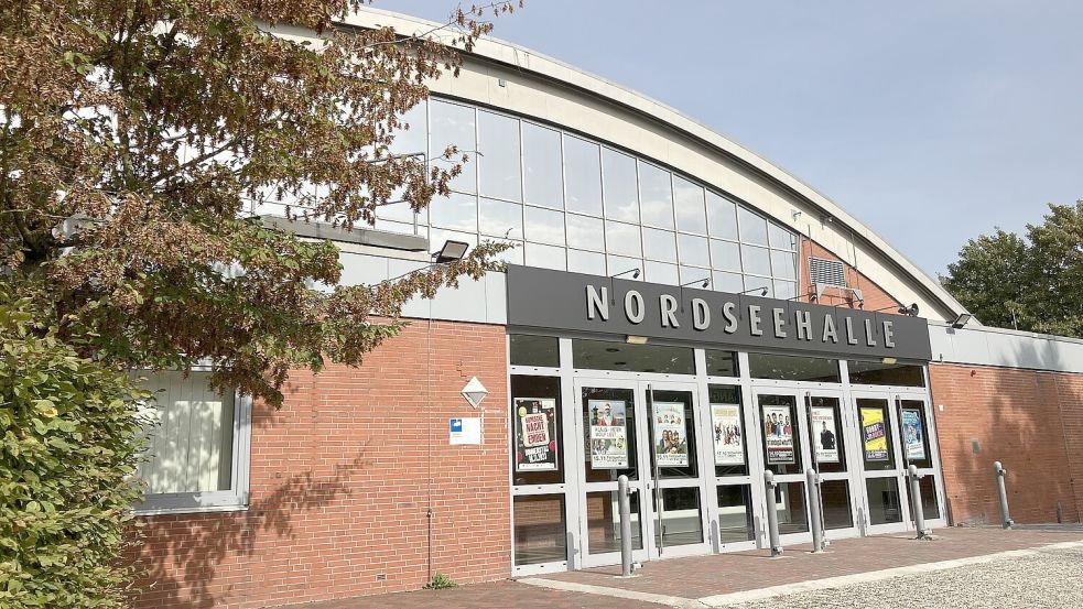 Die Nordseehalle in Emden soll für 13,5 Millionen Euro saniert und umgebaut werden. Foto: Schuurman/Archiv