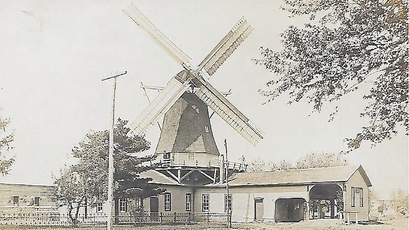 Ein historisches Foto der Windmühle in Golden. Das genaue Datum der Aufnahme ist nicht bekannt. Foto: Archiv Golden Historical Society