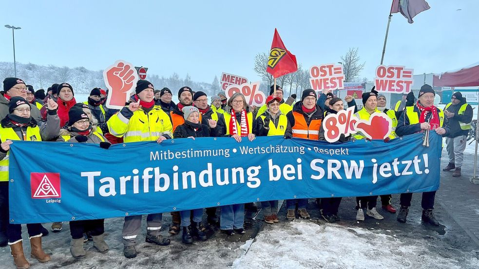 Kampf um einen Tarifvertrag: Mitarbeiter des Schrott- und Recycling-Betriebs SRW Metalfloat in Espenhain. Foto: dpa/IG Metall