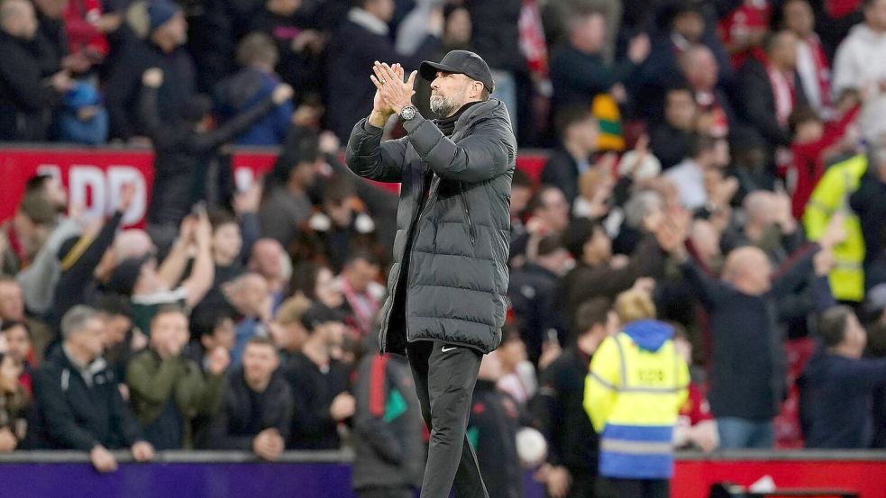 Liverpool-Trainer Jürgen Klopp applaudiert den Fans. Foto: Martin Rickett/PA Wire/dpa