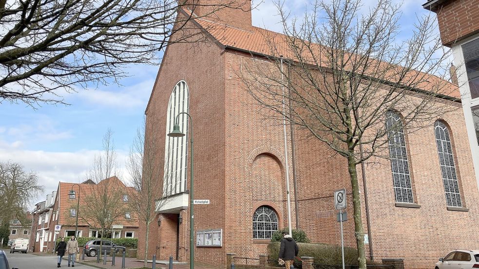 Die Kirche St. Michael am Hof von Holland in Emden soll mit einem Millionenaufwand saniert und modernisiert werden. Foto: Schuurman