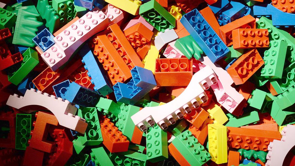 Der Fantasie sind keine Grenzen gesetzt. Aus Legosteinen kann man nahezu alles bauen. Foto: Kalaene/dpa