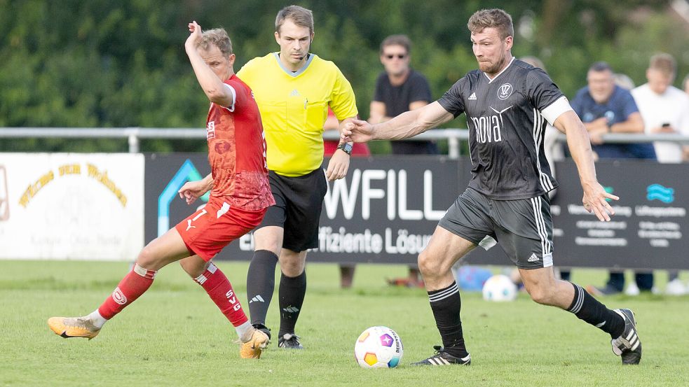 Eike Schmidt (rechts) ist Sportsmann durch und durch. Foto: Doden, Emden