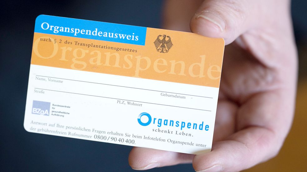 Das digitale Spenderregister soll den Ausweis in Papierform ablösen. Foto: dpa/Hendrik Schmidt