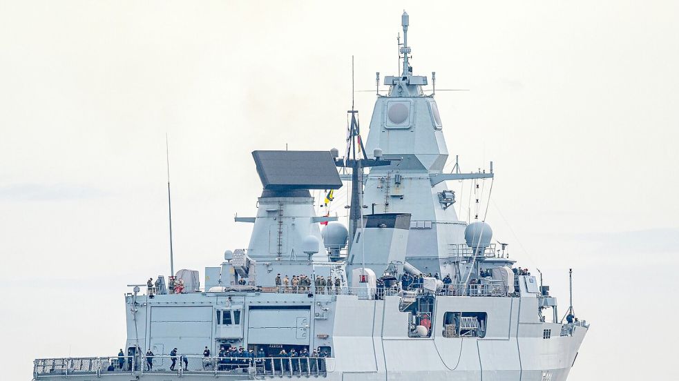 Die Fregatte „Hessen“ hat erstmals im Februar zwei Huthi-Drohnen abgeschossen. Foto: Sina Schuldt/dpa