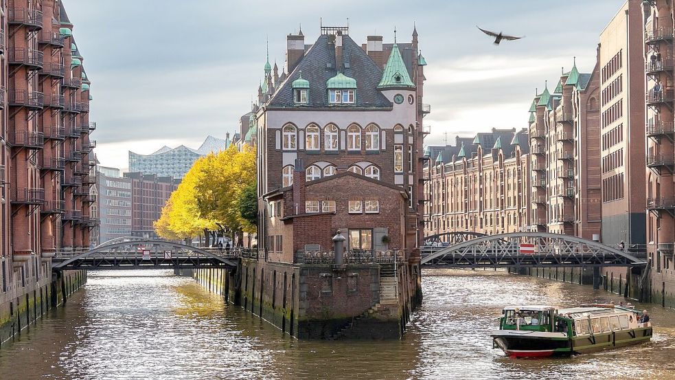 Die Freie und Hansestadt Hamburg verklagt die Stadt Emden. Symbolfoto: Pixabay