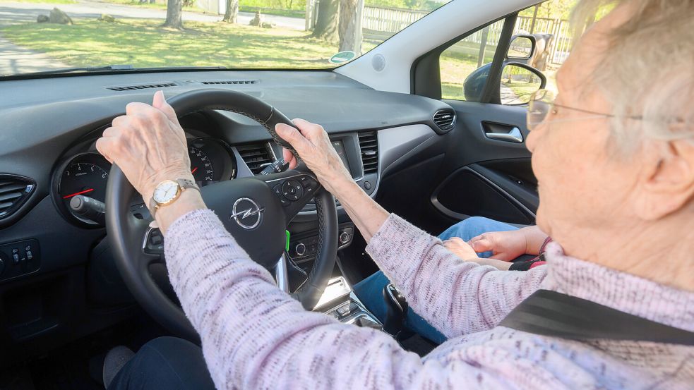 Haben Hochbetagte wirklich kein höheres Verkehrsrisiko, wie Verkehrsminister Wissing behauptet? Foto: dpa/ Julian Stratenschulte