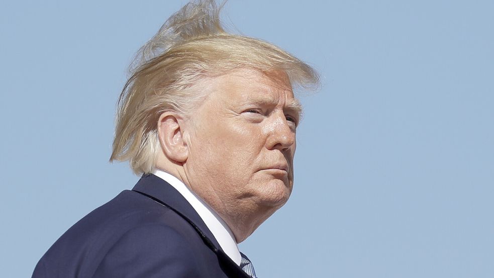 Donald Trump ist eine lächerliche Erscheinung – aber nicht zum lachen. Foto: picture alliance/dpa/AP