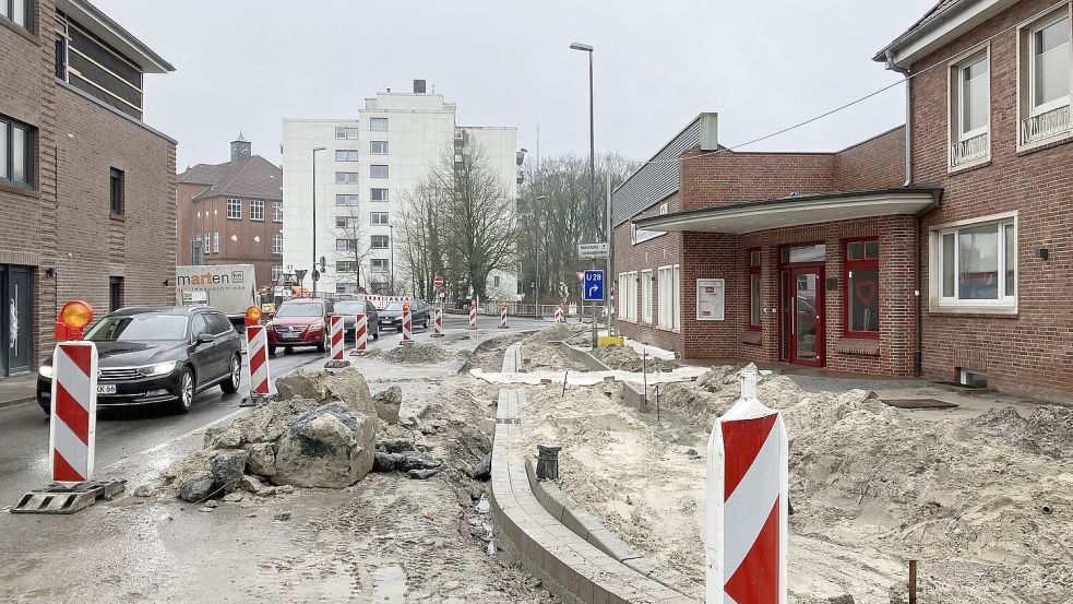 Gehwege Mitte April, Straße Ende April fertig: das Nordertor. Foto: Schuurman