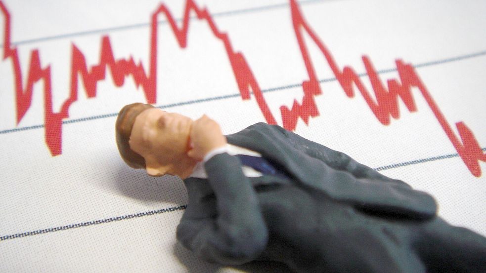 Deutschlands Wirtschaft kommt nicht auf die Beine. Die Forschungsinstitute haben ihre Konjunkturprognosen deutlich gesenkt. Foto: imago images/McPHOTO