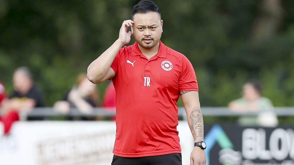 Bi Le Tran befindet sich erstmals in seiner Trainerkarriere in einer schwierigen Phase. „Daraus werde ich lernen“, ist sich der SVG-Coach sicher. Foto: Doden, Emden