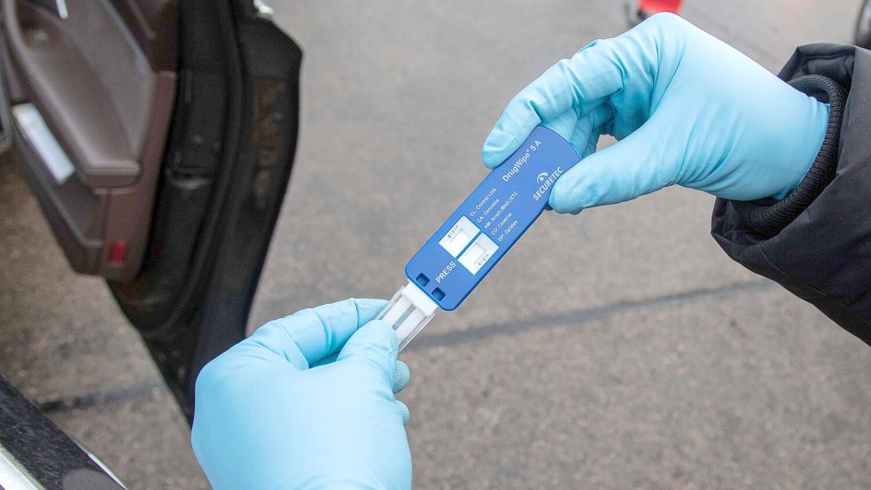 Die Polizei muss künftig prüfen, wer wie sehr berauscht Auto fährt. Welche Grenzen gibt es? Foto: IMAGO/Gutschalk
