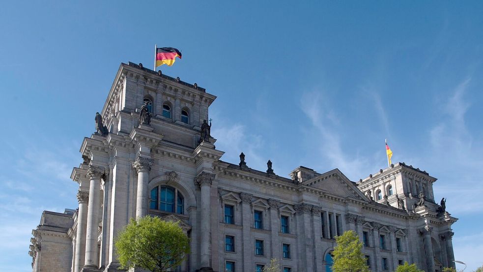 Der Sitz des Bundestages: Das Reichstagsgebäude in Berlin. Foto: Paul Zinken/dpa
