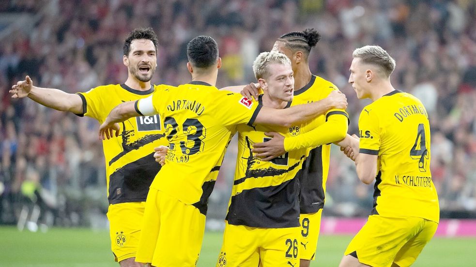 Borussia Dortmund siegt gegen den FC Bayern München. Foto: Sven Hoppe/dpa