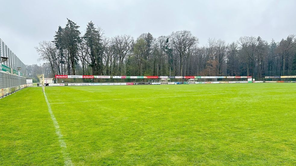 Der Platz in Rotenburg schien bespielbar zu sein. Dennoch erfolgte eine Absage. Foto: Poppen